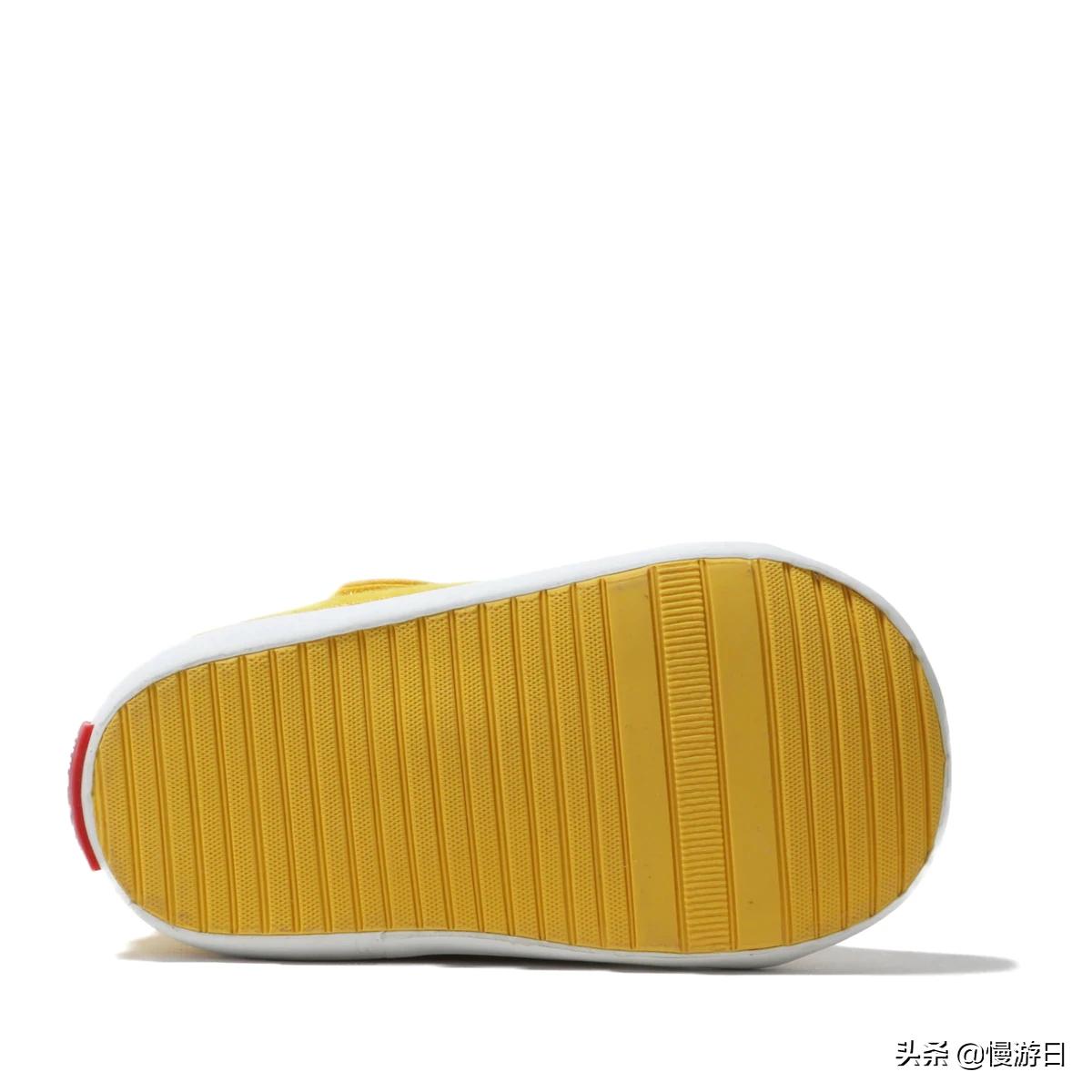 穿上小熊维尼去逛街！日本匡威推出小熊维尼限定婴儿小童帆布鞋