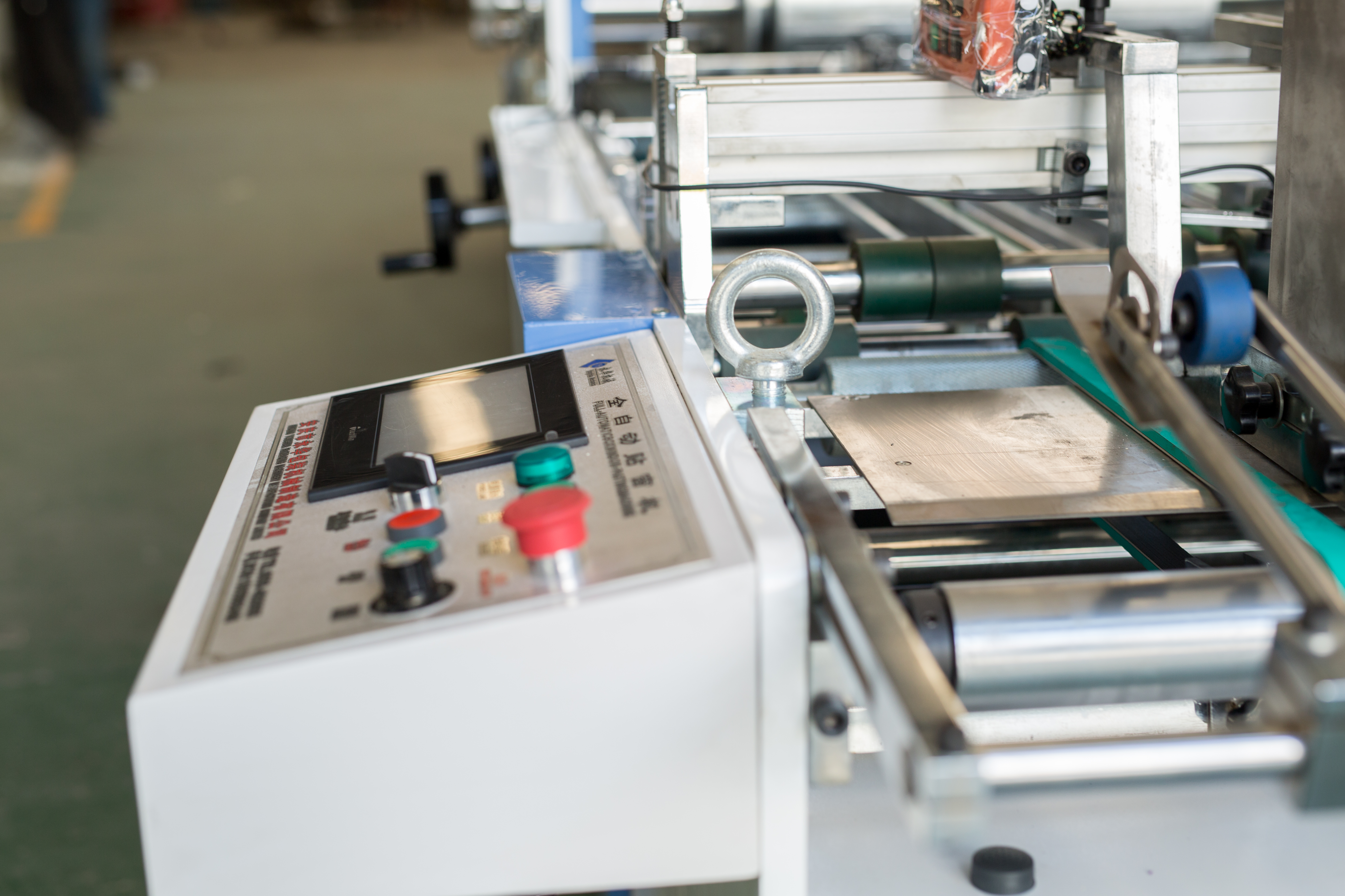 安庆永华机械,安庆永华机械打造知名贴窗机品牌