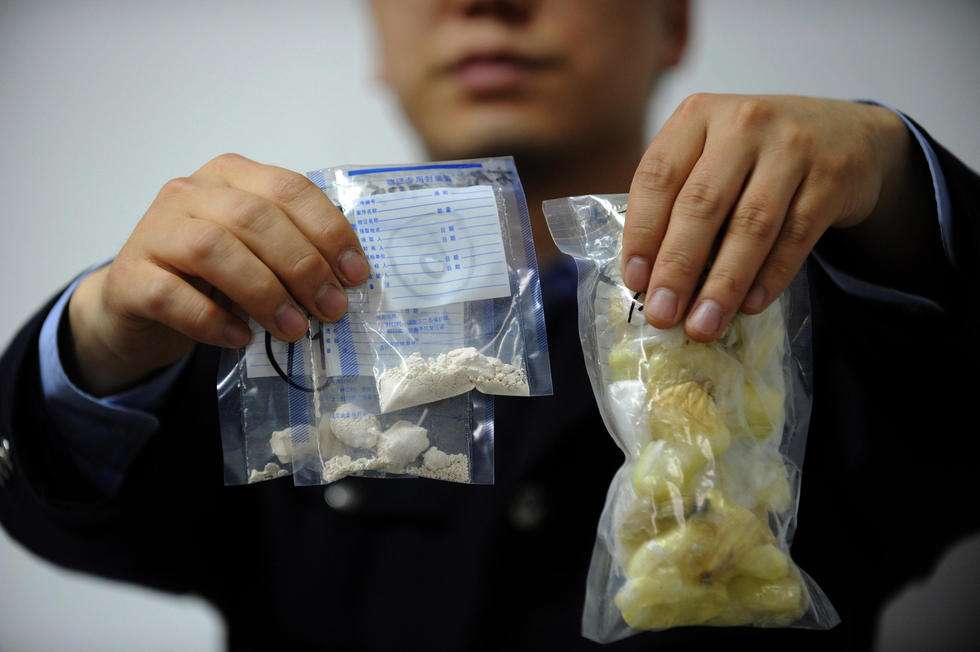 入境奇葩规定盘点,口香糖都成了*禁品违**!带多了直接进监狱!