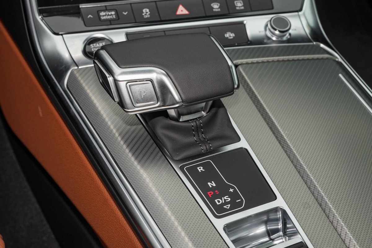 宝马五系奥迪a6l奔驰e级价格对比,2020款a6l推荐配置