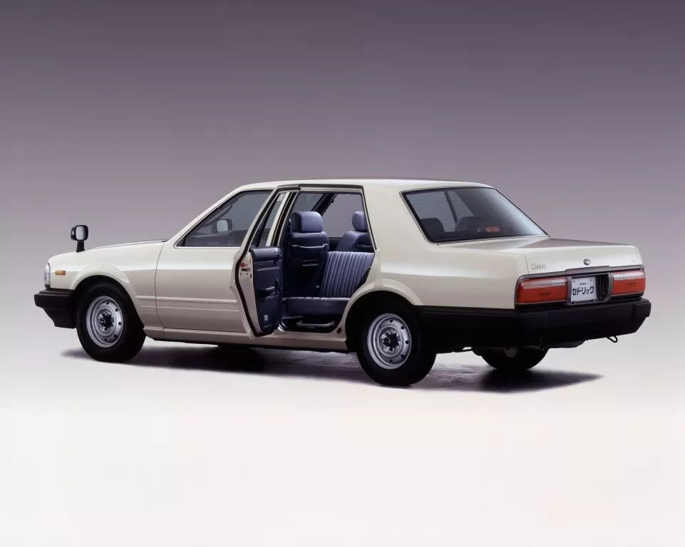 皇冠公爵老款,从豪华车到平民车