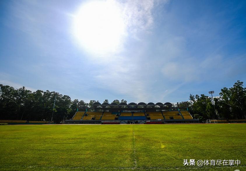 这就尴尬了!国足包机却被空姐称恒大贵宾,伙食待遇让人流口水