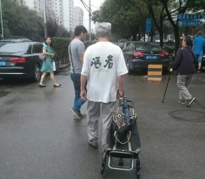 姣旇緝楂樼骇鐨勬湇瑁卻logan,闈炲父浣庤皟鐨剆logan琛ｆ湇