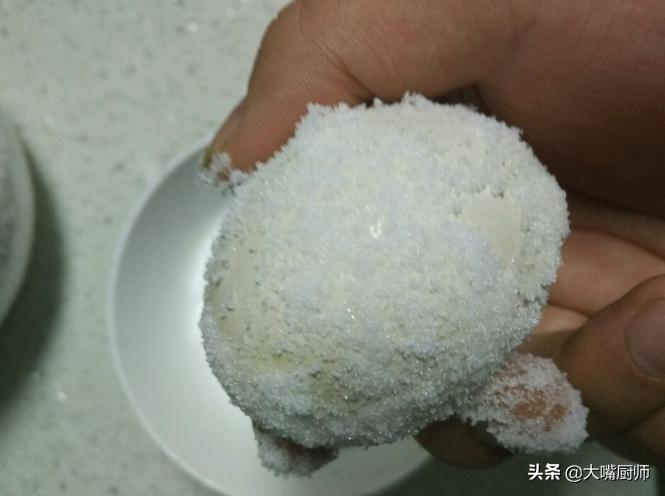 新鲜鸭蛋怎么腌咸蛋黄,腌咸蛋出油又不咸最好的方法