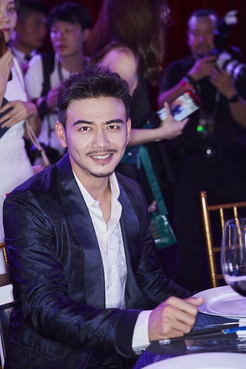 杨烁的问题远比你想象的多,杨烁十年磨一剑坚持是最好的选择