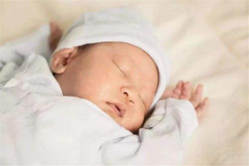 宝宝头型睡偏了该怎么有效调整呢,宝宝头型睡偏了有办法补救吗