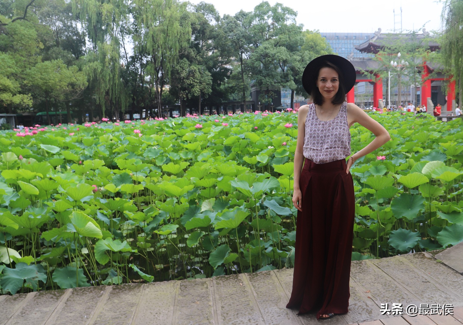 波兰留学生何佳仪：因为盖碗茶恋上成都