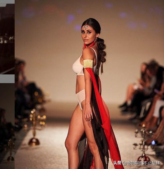 居家隔离怎样锻炼？西甲皇家社会球员梅里诺教你抱起女友练力量！