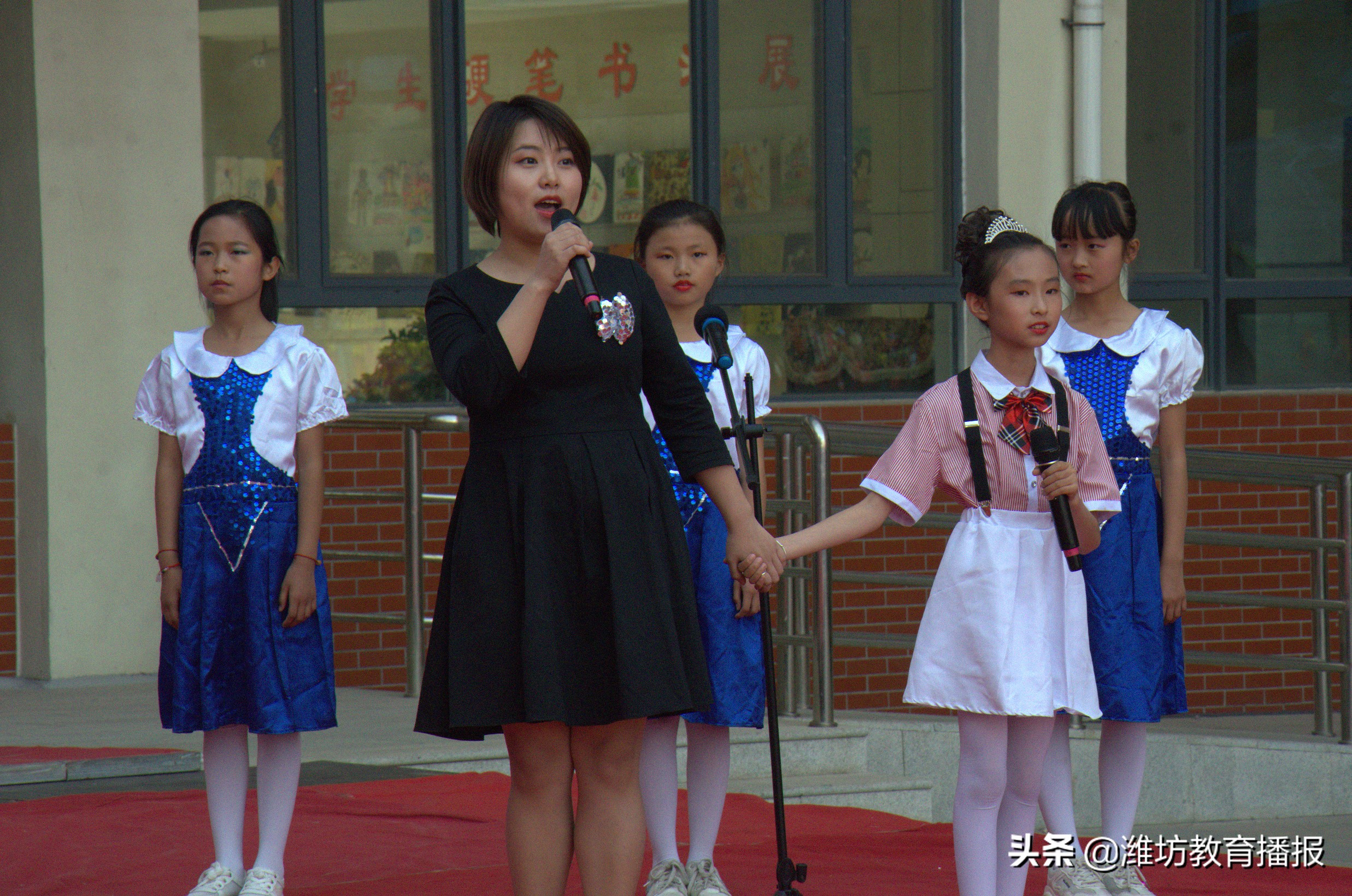潍州湖小学举行“我与祖国共成长童心献礼中国梦”六一表彰汇演