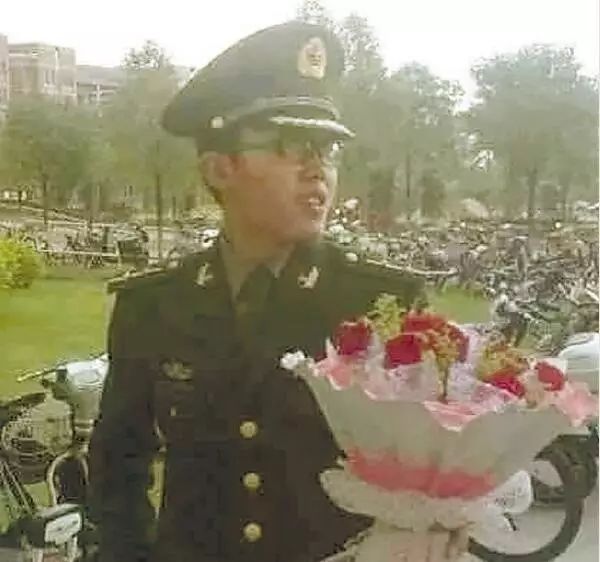 严查假军服,军装违法事件