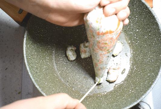 美食家庭版自制滑嫩虾丸简单便捷,在家做虾丸的方法