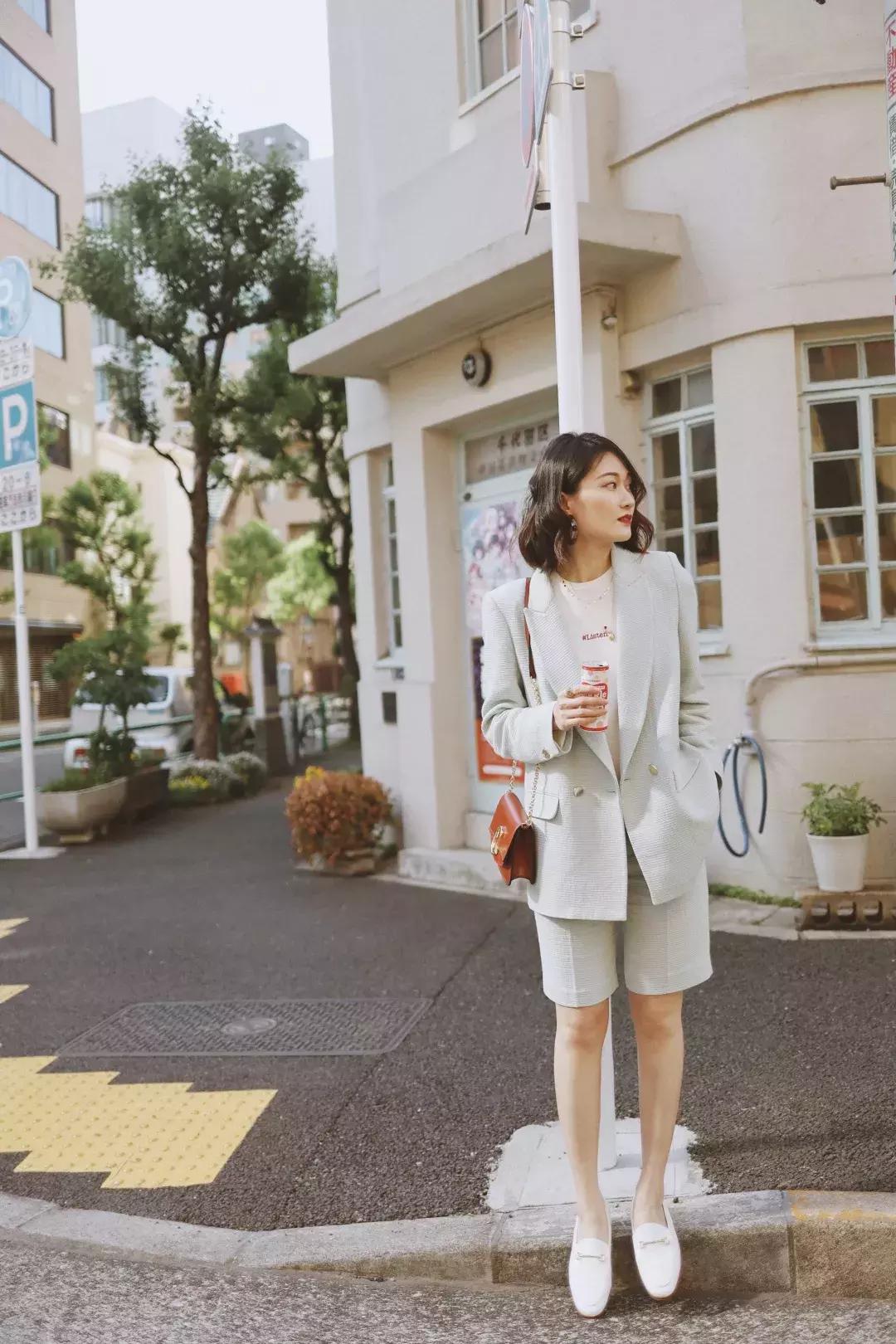 不建议买的10种衣服,哪些衣服应该买哪些不应该买