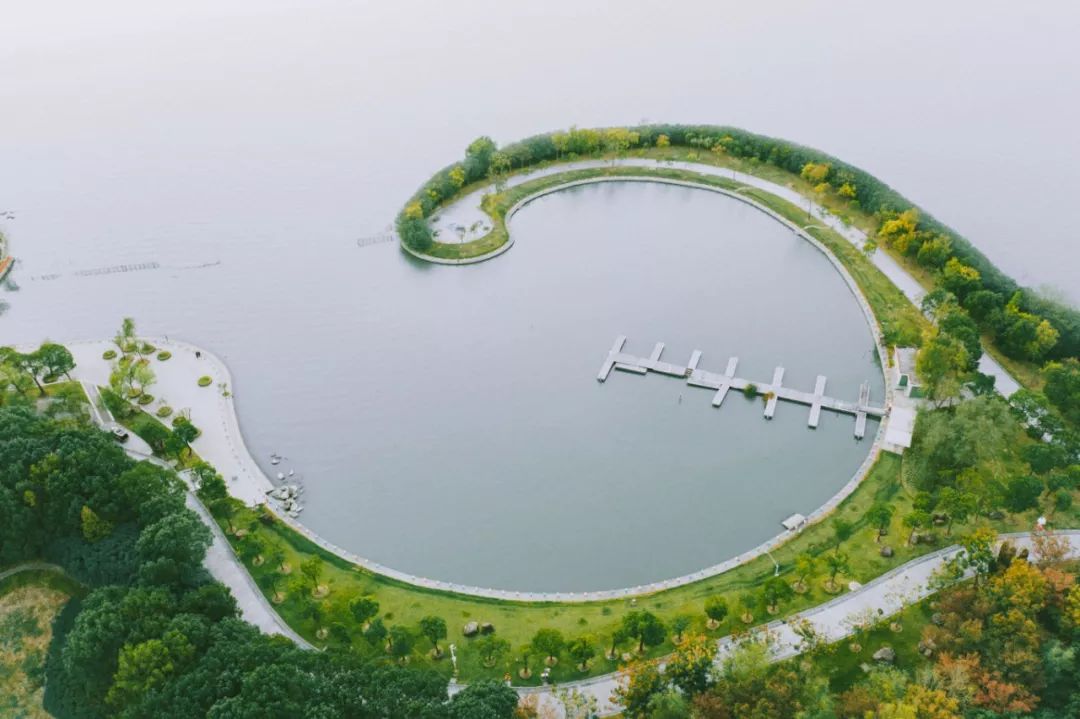 你一定没见过这样的新中式,东方绿舟特点