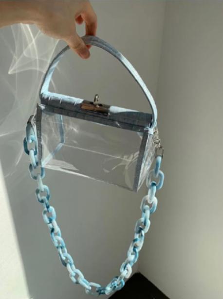 有品位的女人，搭配都会注意这个细节，时尚加倍，穿出杂志大片感