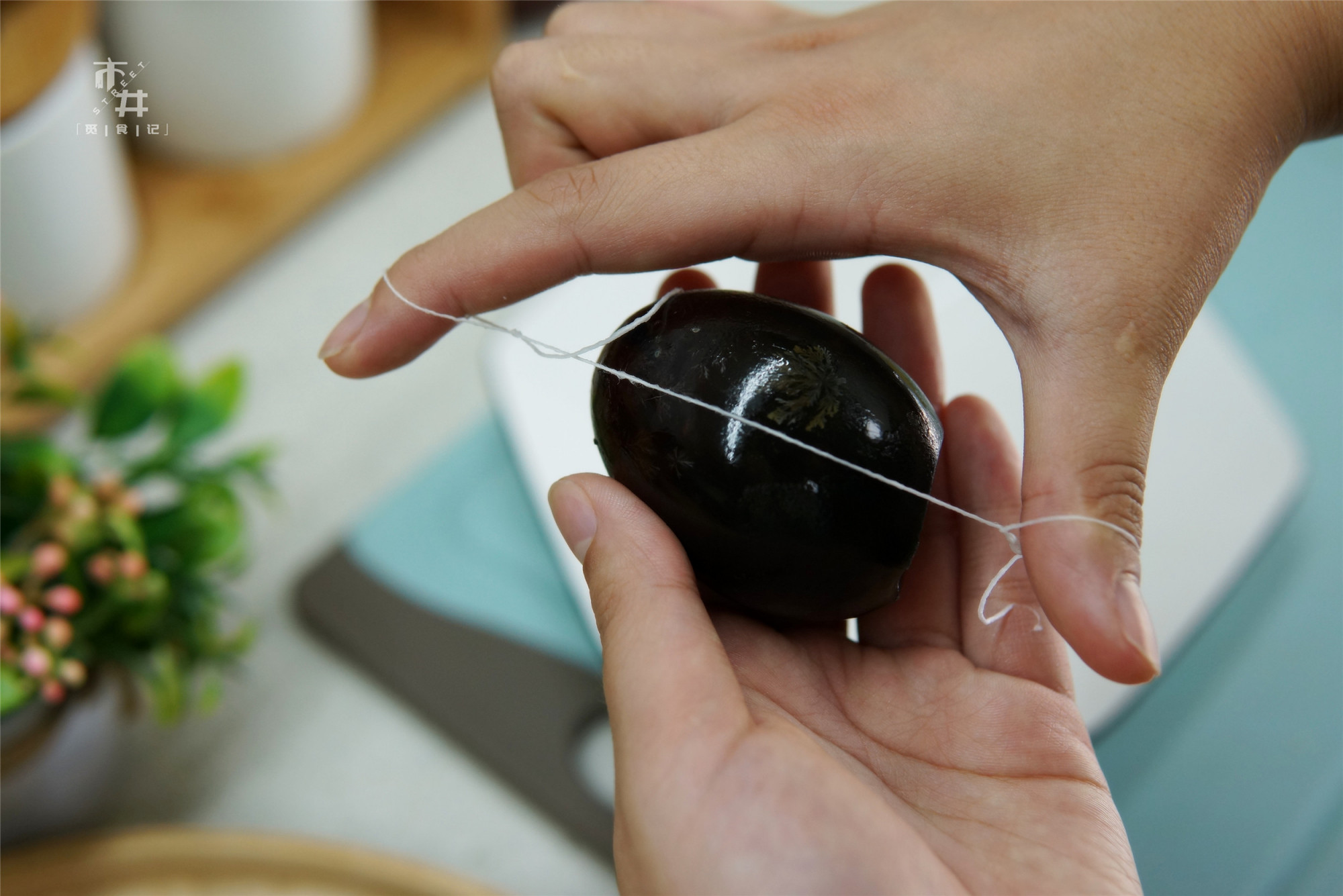 切松花蛋怎么切,松花蛋怎么切最好吃