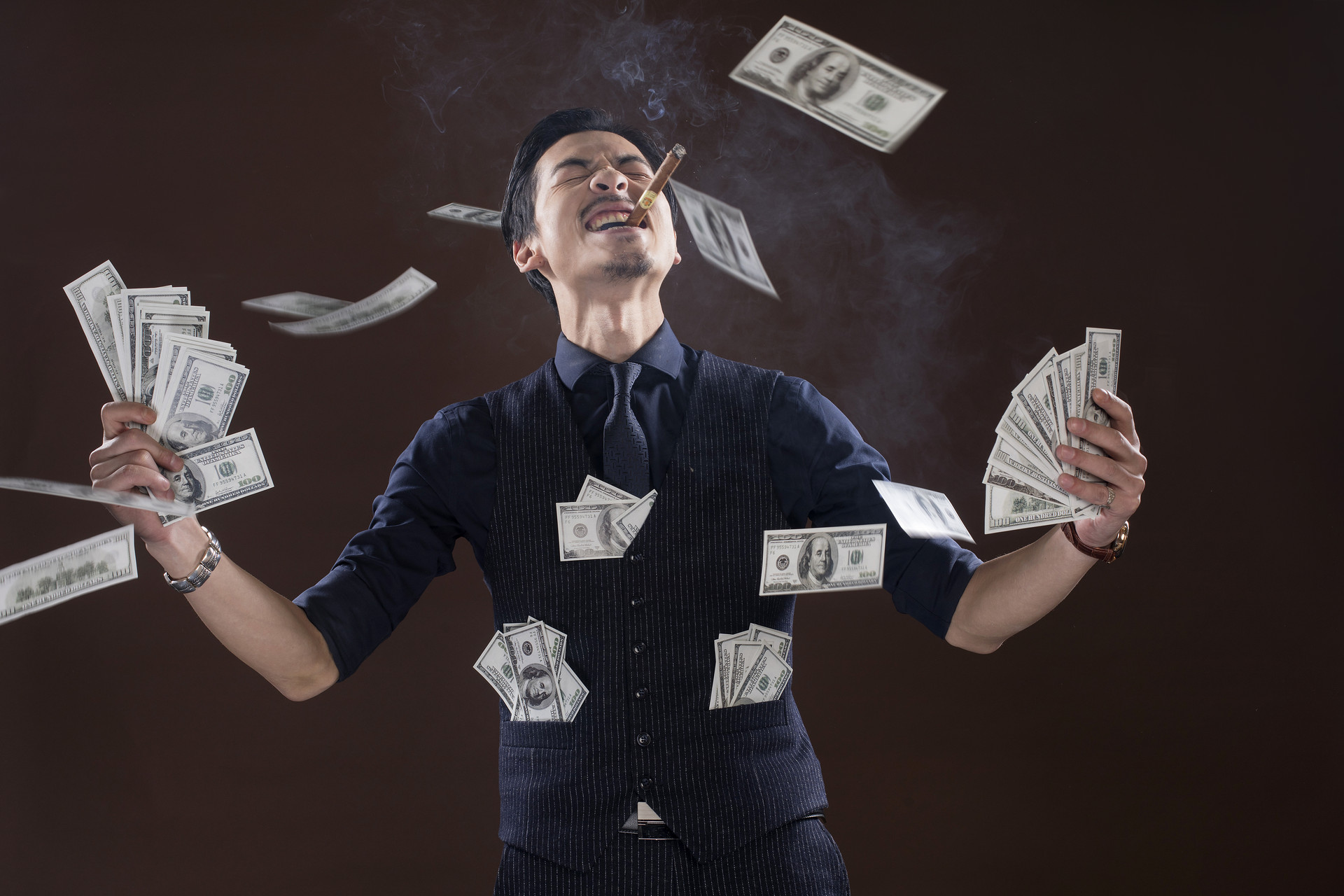 很多人这样使用信用卡，律师提示，您正在犯罪的边缘游走