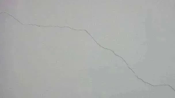 防水涂层厚度与防水寿命有关系吗？厚涂厚刷防水好吗？