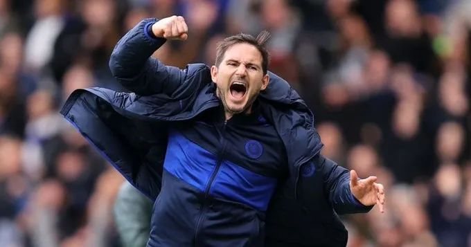 难以置信！热刺球员恶意踩踏，但裁判却熟视无睹，要VAR有何用