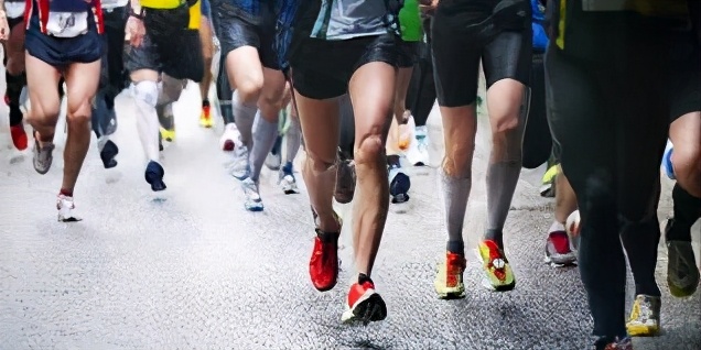 多喝热水真的不是一句玩笑话 (科学告诉你少喝热水)