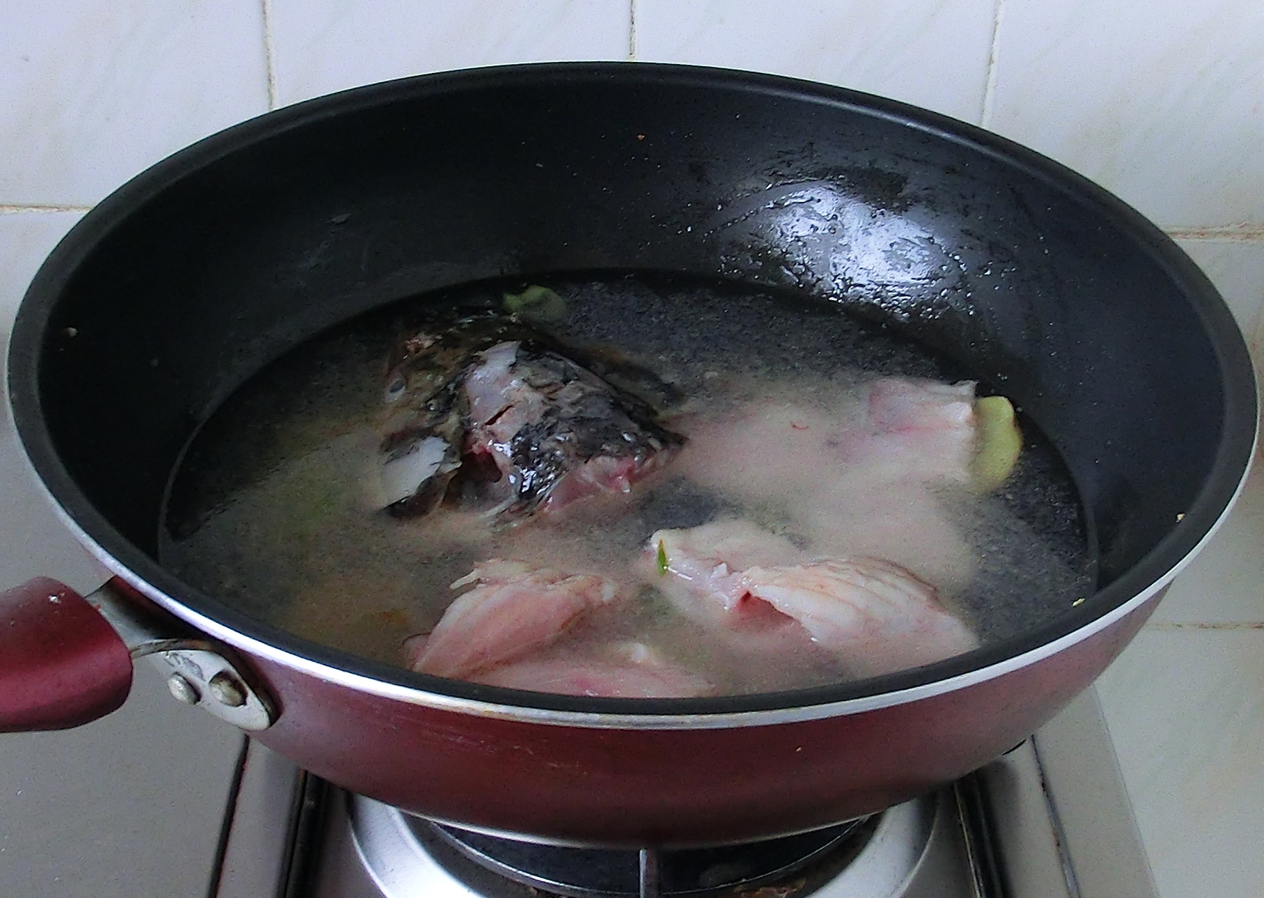 剔除鱼腥线吗,如何摘除鱼的鱼腥线