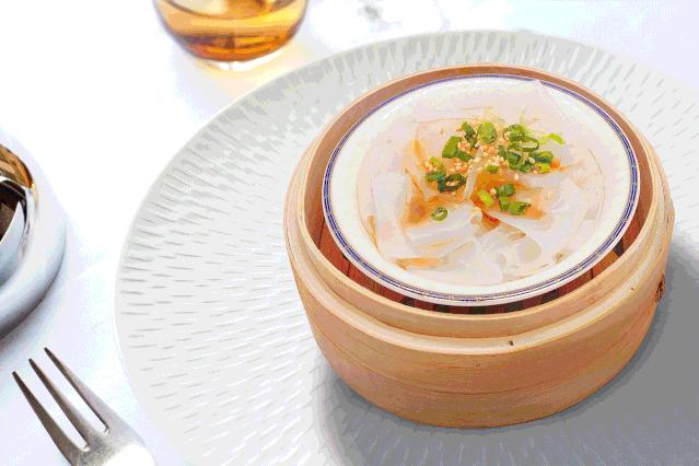 听说有群机器人乘“太空舱”悄然登陆广州?