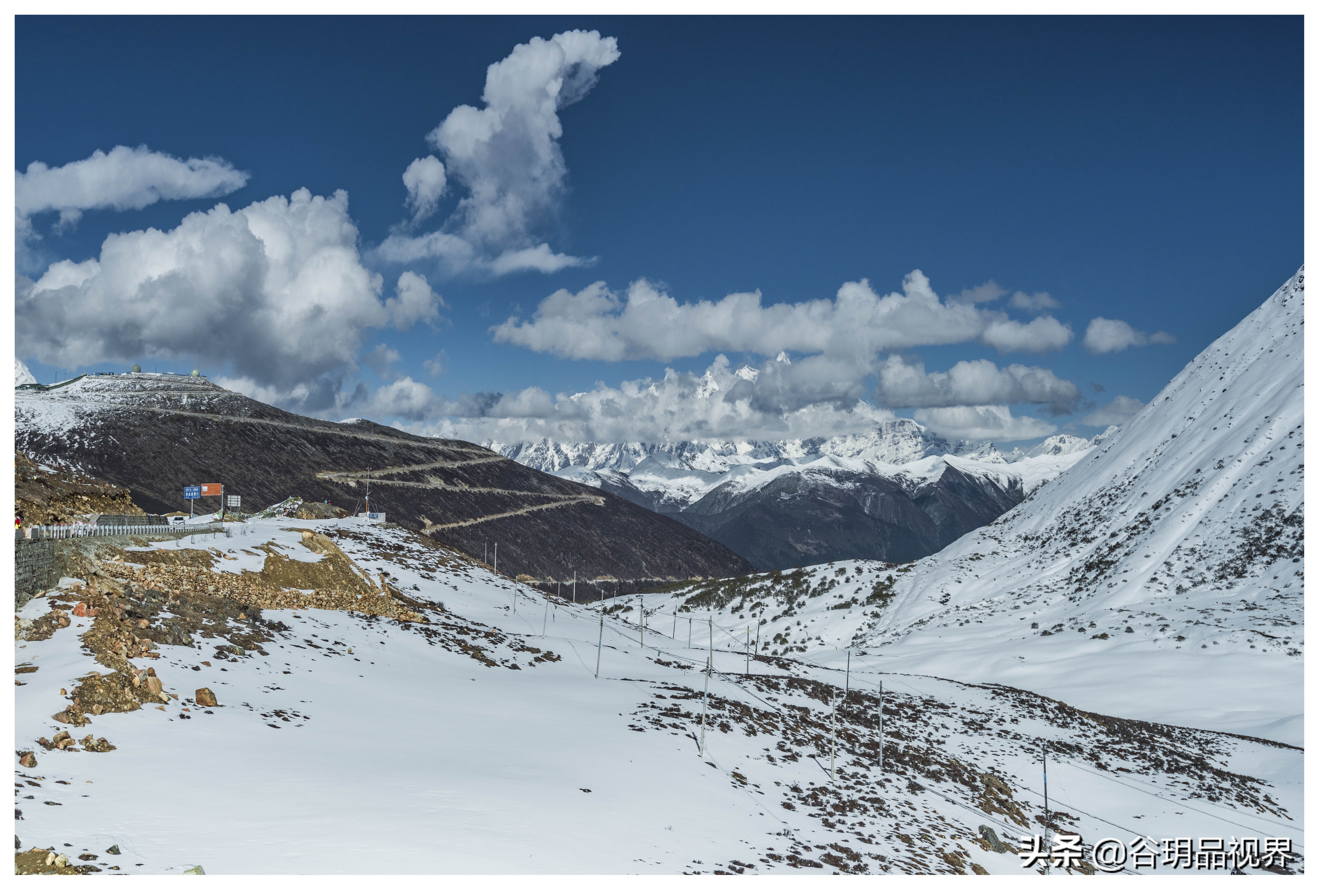 平静走进云海，脚下咔咔作响的白雪声，心无旁骛，顿觉释然
