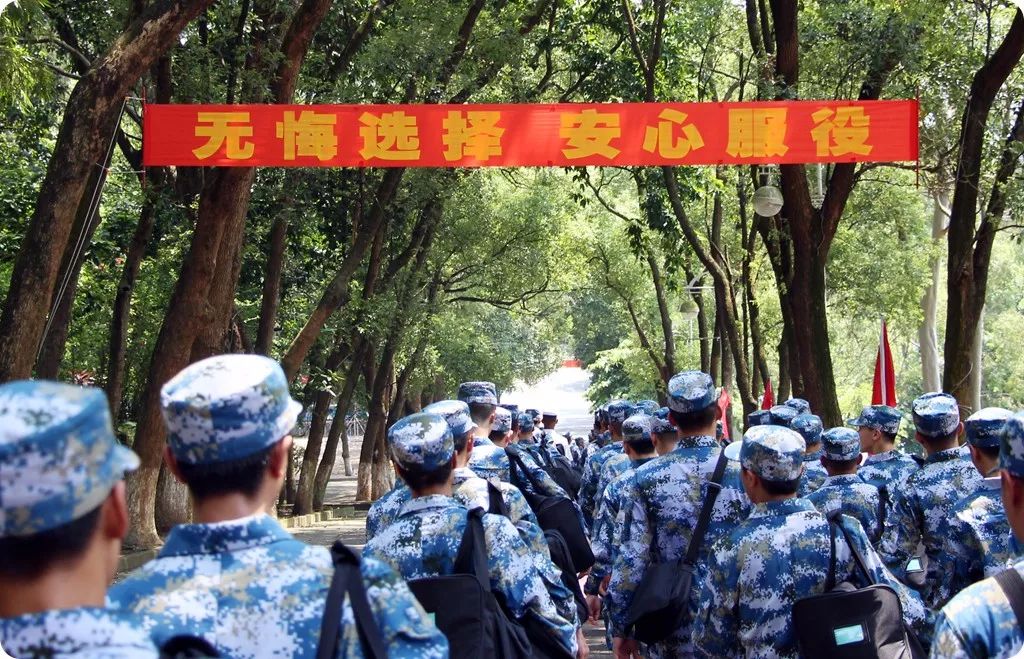 一个部队四级军士长,四级军士长对新兵说的一百句话