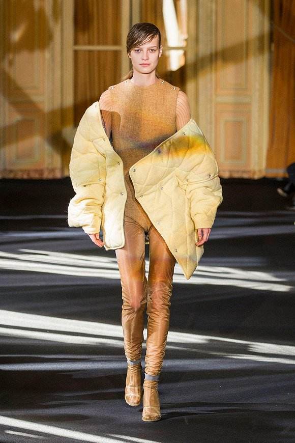 羽绒服十大名牌商标,轻薄羽绒服十大名牌