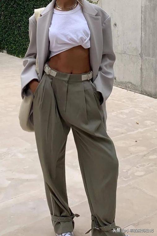 145-150矮个子露脐t恤个性,今年最时髦的t恤穿法都在这了