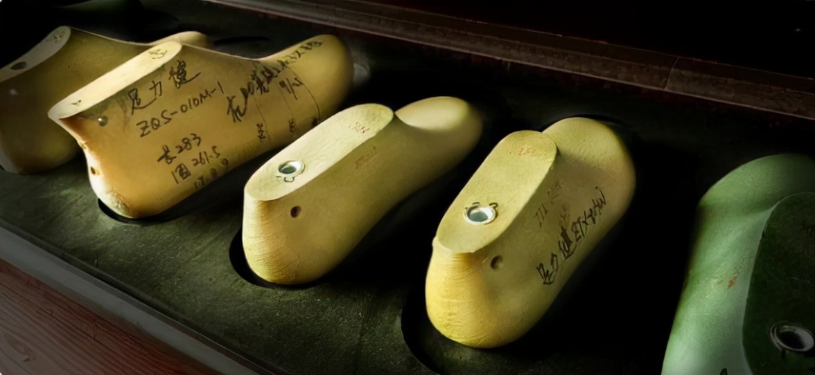 足力健老人鞋穿起来,卓凌老人鞋和足力健有什么区别