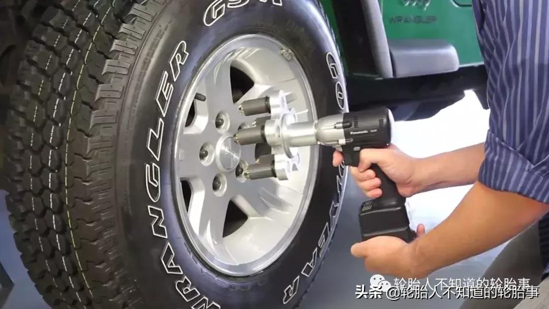 换轮胎神器制作,自制翻旧轮胎神器