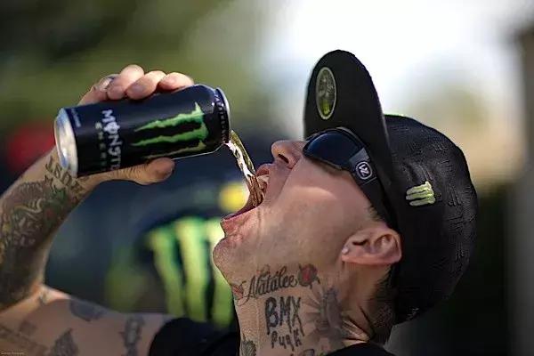 红牛功能饮料可以解困疲劳吗,红牛真的有提神抗疲劳的效果吗