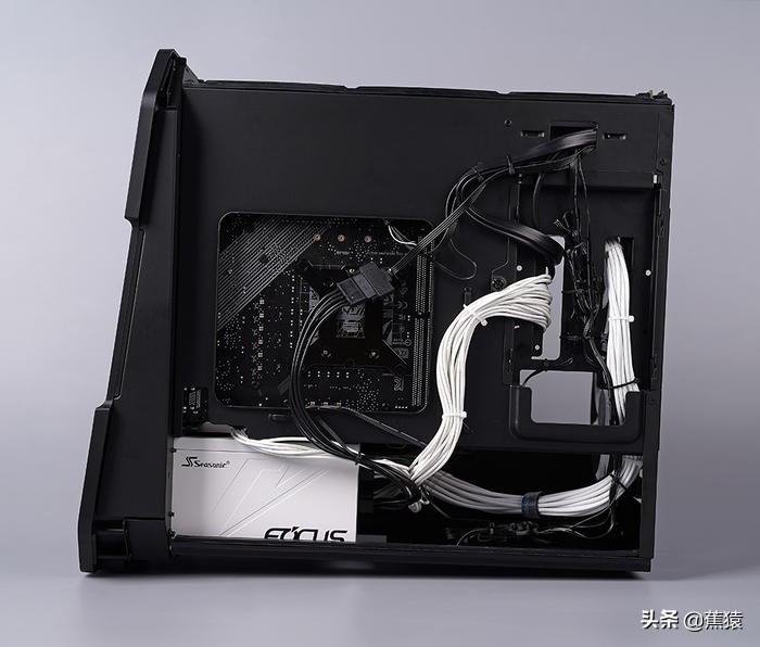 安钛克CUBEDRAK装机展示,11700+ROGB560-G+3080TI