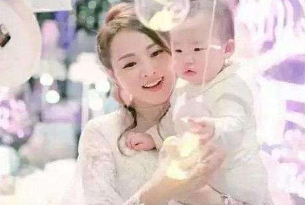 婴儿耳朵有个肉球什么时候能去掉,宝宝耳朵长小肉球要几岁动手术