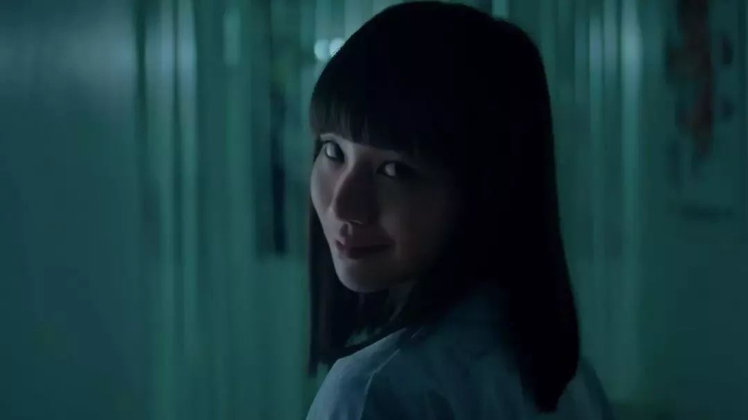 以暴制暴，这女孩惩治*兽禽**的手段真的太爽了