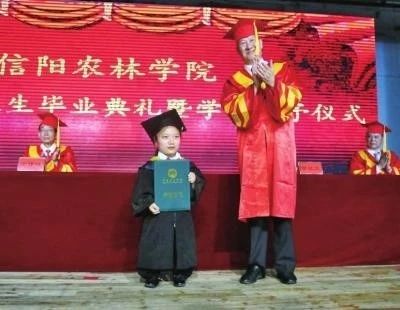 全校43人考上清北，这所河南县级高中凭什么这么牛？