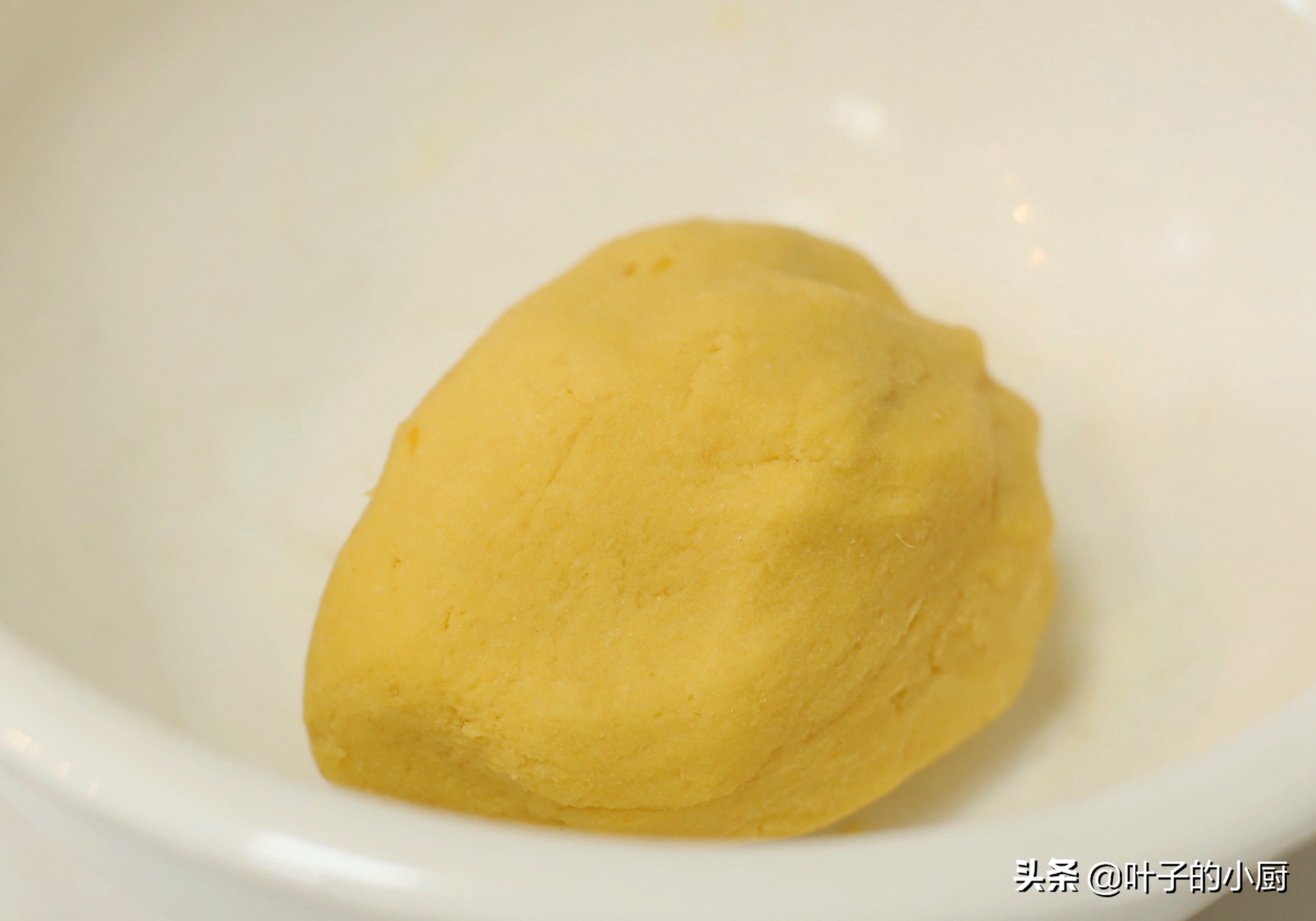 一买就10斤,做成“圆球球”,一家大小抢着吃,比油炸的还香