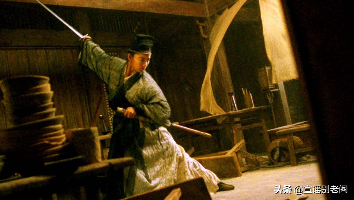 为什么《大话西游》的蜘蛛精一出场，要举着一支桃花？