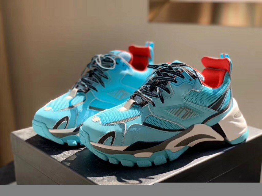 不随波逐流有思想主见,不随波逐流而引领潮流