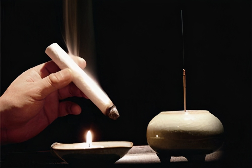 心烦意乱心慌按哪个穴位,心烦意乱按压什么穴位