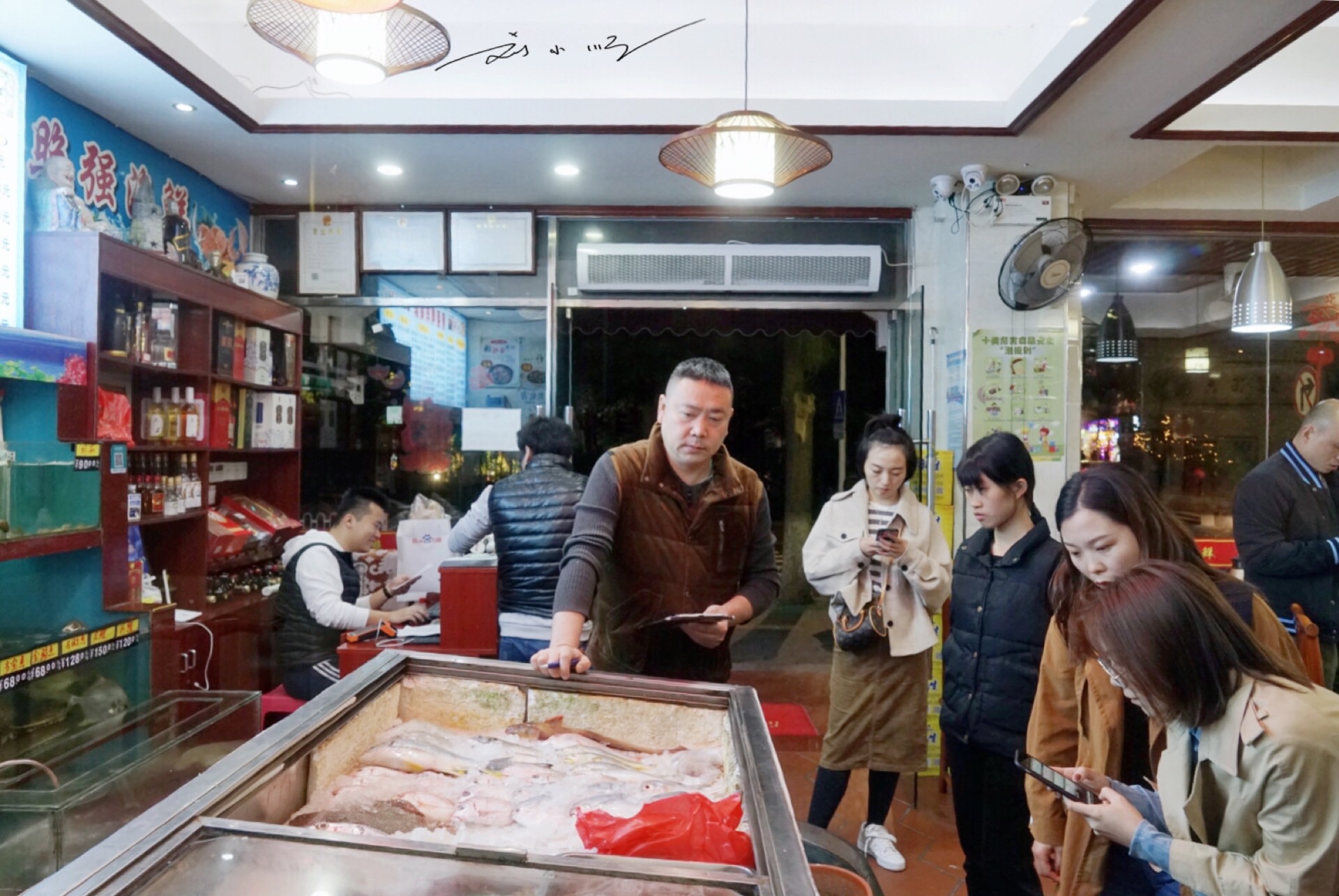 厦门海鲜大排档视频,厦门不宰客海鲜大排档