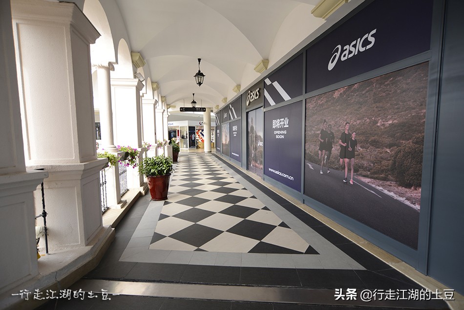 上海佛罗伦萨小镇，奥特莱斯世界名品购物中心，中国奢侈品领导者