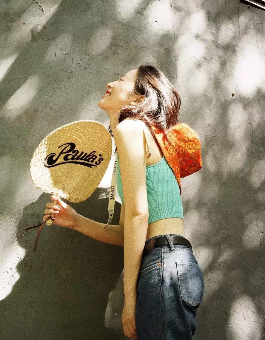 刘雯蕾丝服装,刘雯jennie