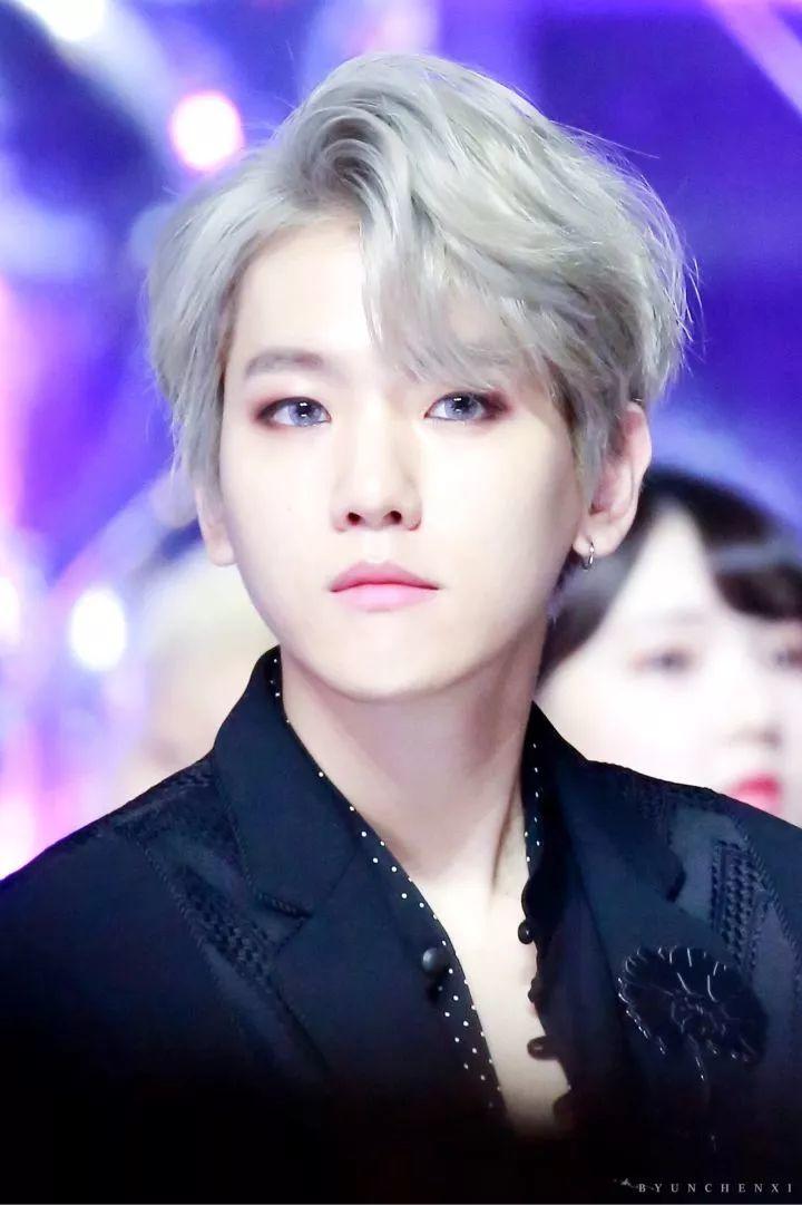 边伯贤做梦素材之你是个黏人精,exo盘点边伯贤这些年的神仙舞台