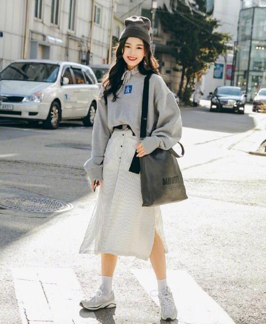 韩系时尚街拍简约优雅高级,韩国西装短裙穿搭