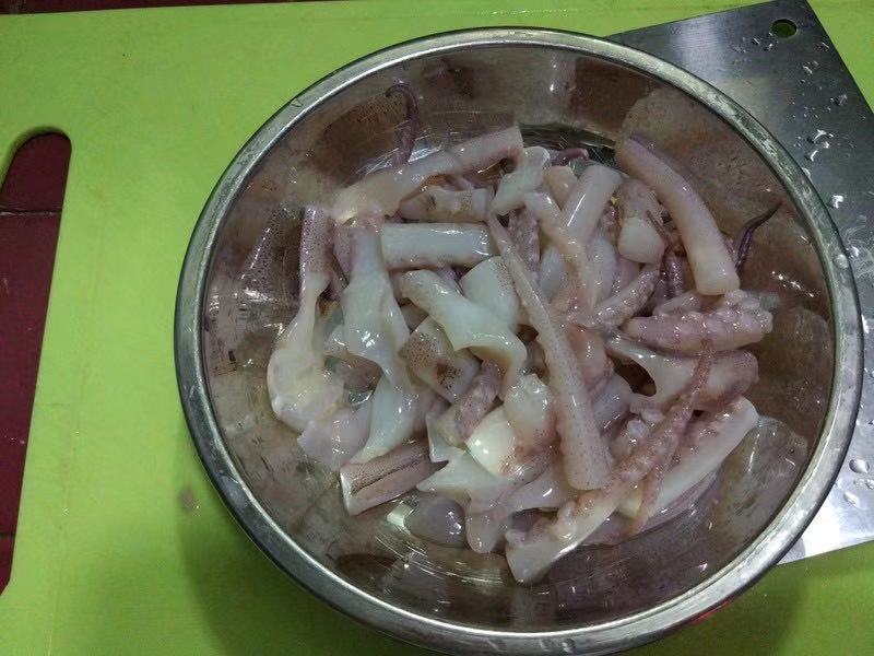 爆炒鱿鱼味道香独家秘制小配方,爆炒鱿鱼的正宗做法四川味道