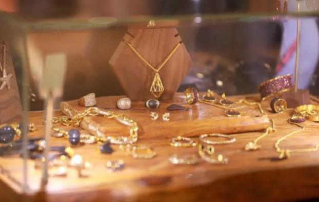 珠宝直播每场卖几千万是真的吗,隐秘而暴利的珠宝直播