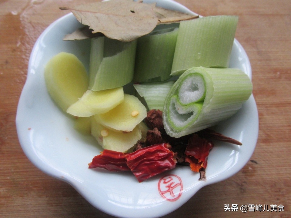 炖排骨又硬又柴怎么办,炖排骨又柴又硬怎么回事