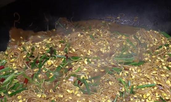 山东德州美女老板卖小吃,山东美女老板卖饺子