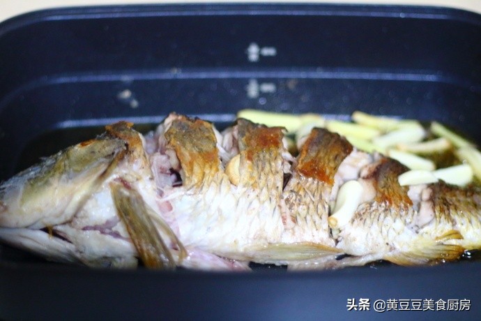 大厨教你剁椒鱼的做法,大厨剁椒鱼头家常做法